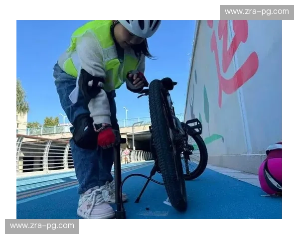 自行车赛季备战：从热身到冲刺，唤醒身体与城市的速度